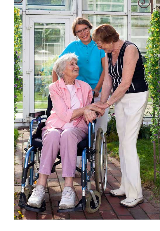 what-does-a-caregiver-do-for-elderly-seniors